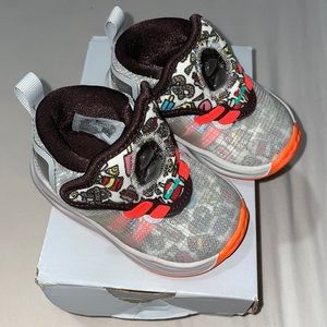 Nike LeBron XIX